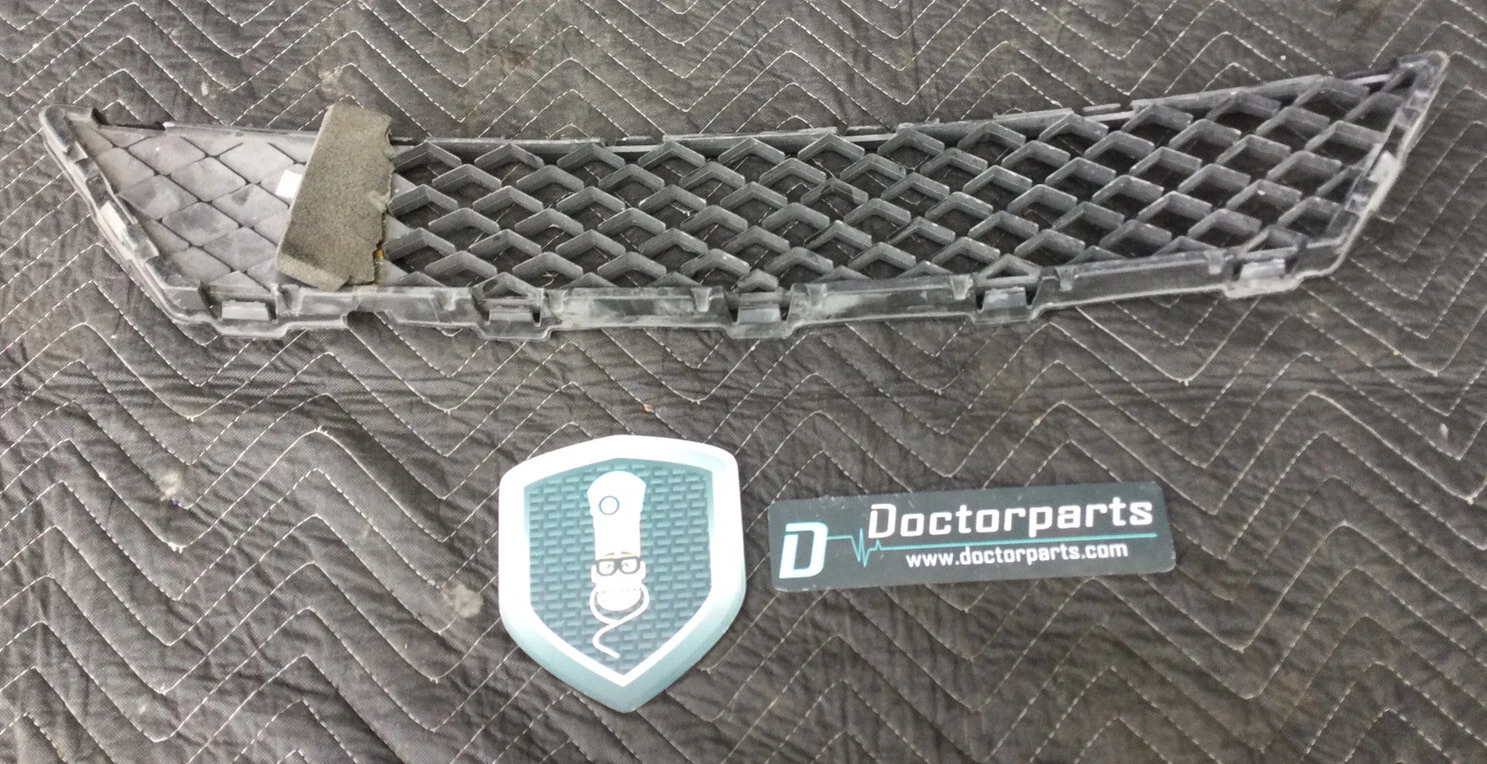 NISSAN VERSA NOTE 2015-2016 FRONT LOWER BUMPER GRILLE USED OEM LOCAL PICKUP - Image 4