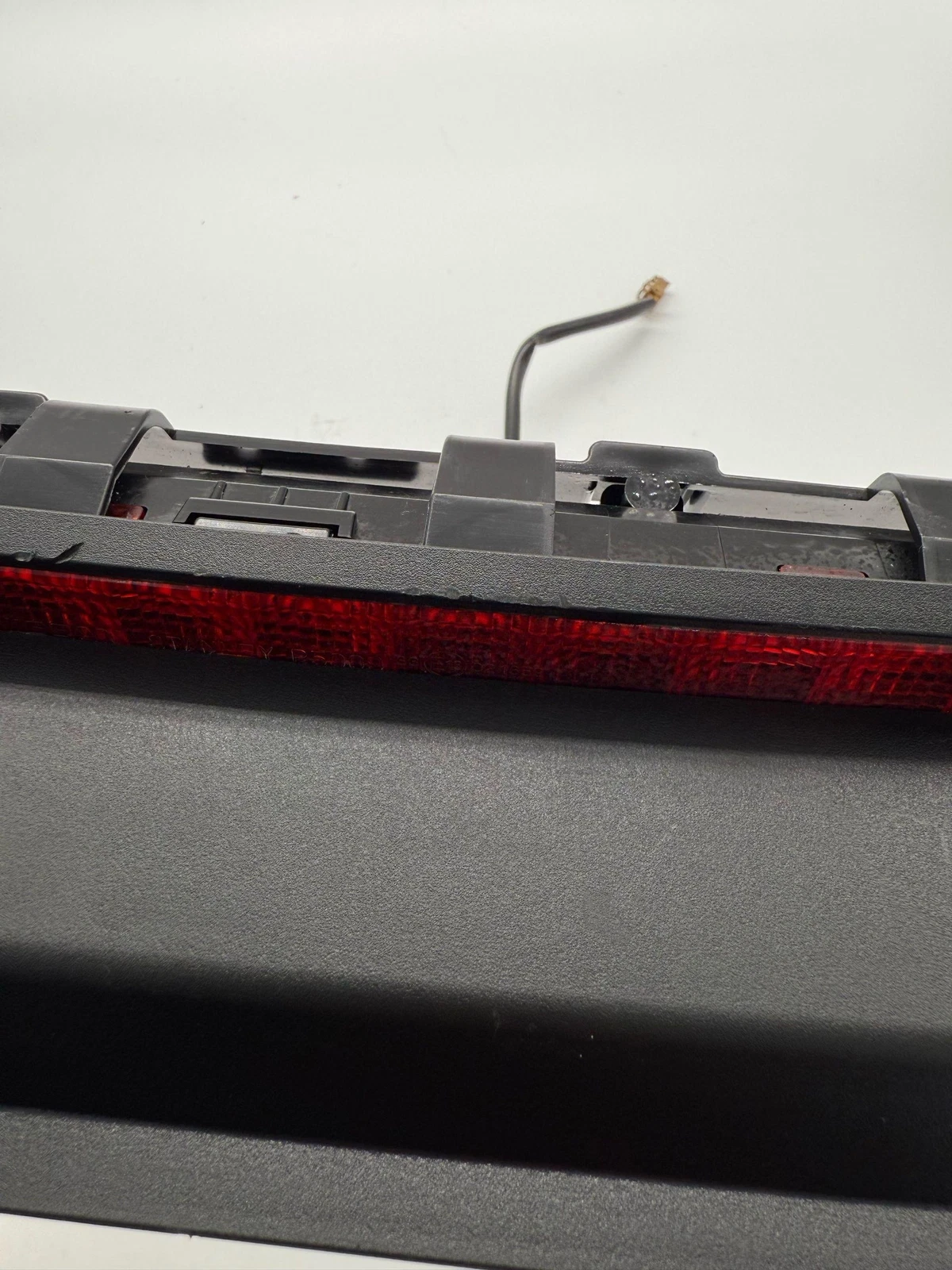 2010-2013 INFINITI G35 G37 SEDAN THIRD 3RD REAR BRAKE STOP LIGHT 26598 JK000 - Image 3