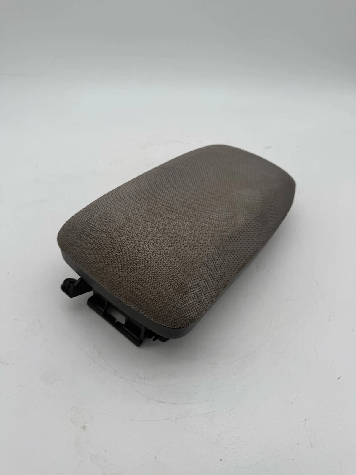 2014-2019 TOYOTA COROLLA ARMREST CENTER CONSOLE LID GREY CLOTH OEM - Image 4