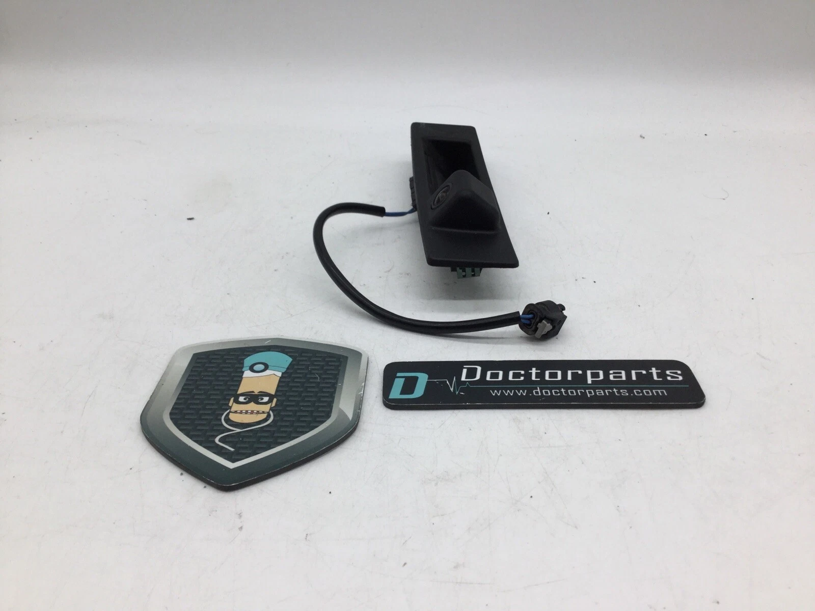 2017-2019 CHEVROLET MALIBU REAR TRUNK BACK UP CAMERA. OEM, USED. - Image 2