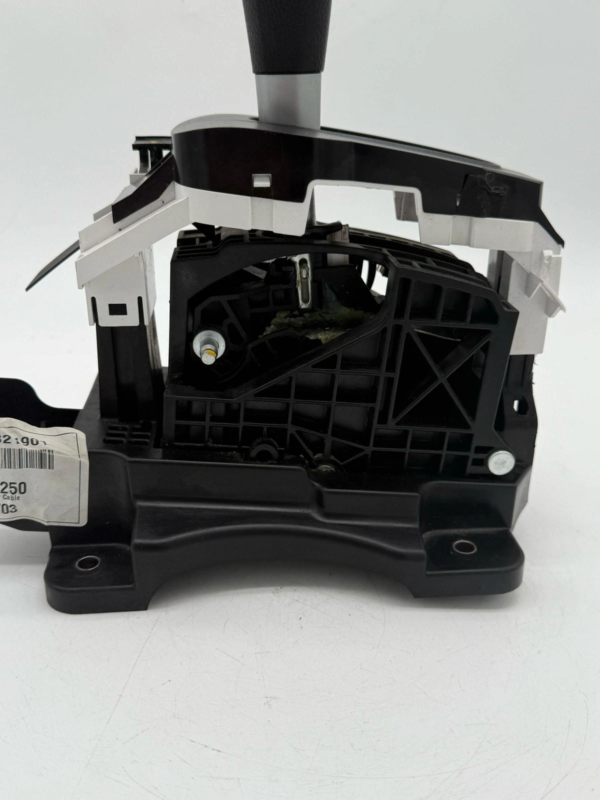 2017-2020 CHEVROLET SONIC SEDAN FLOOR SHIFTER AUTOMATIC OEM - Image 3