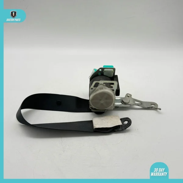 2014-2019 TOYOTA COROLLA SEDAN REAR 2ND ROW RIGHT SIDE SEAT BELT SEATBELT OEM