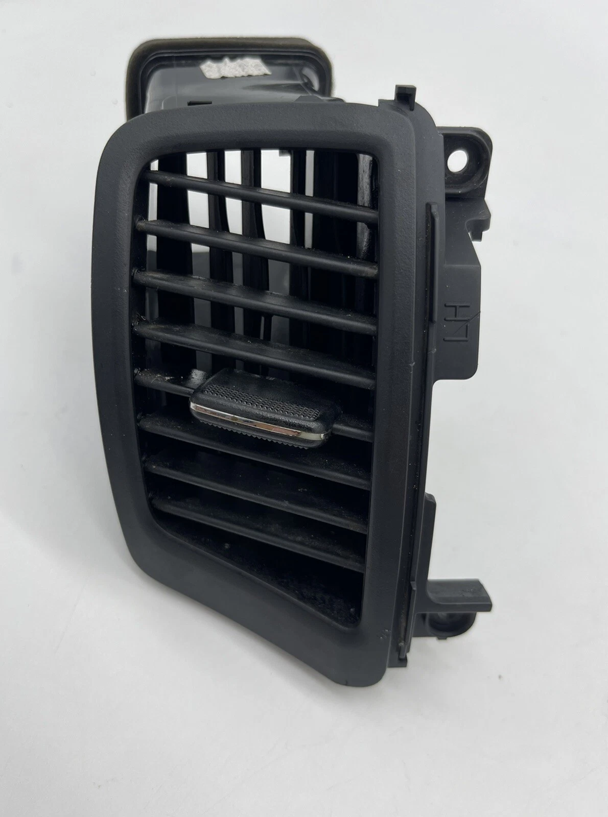 2011-2013 KIA SORENTO DASHBOARD CENTER LEFT SIDE AC A/C AIR VENT GRILLE OEM - Image 6