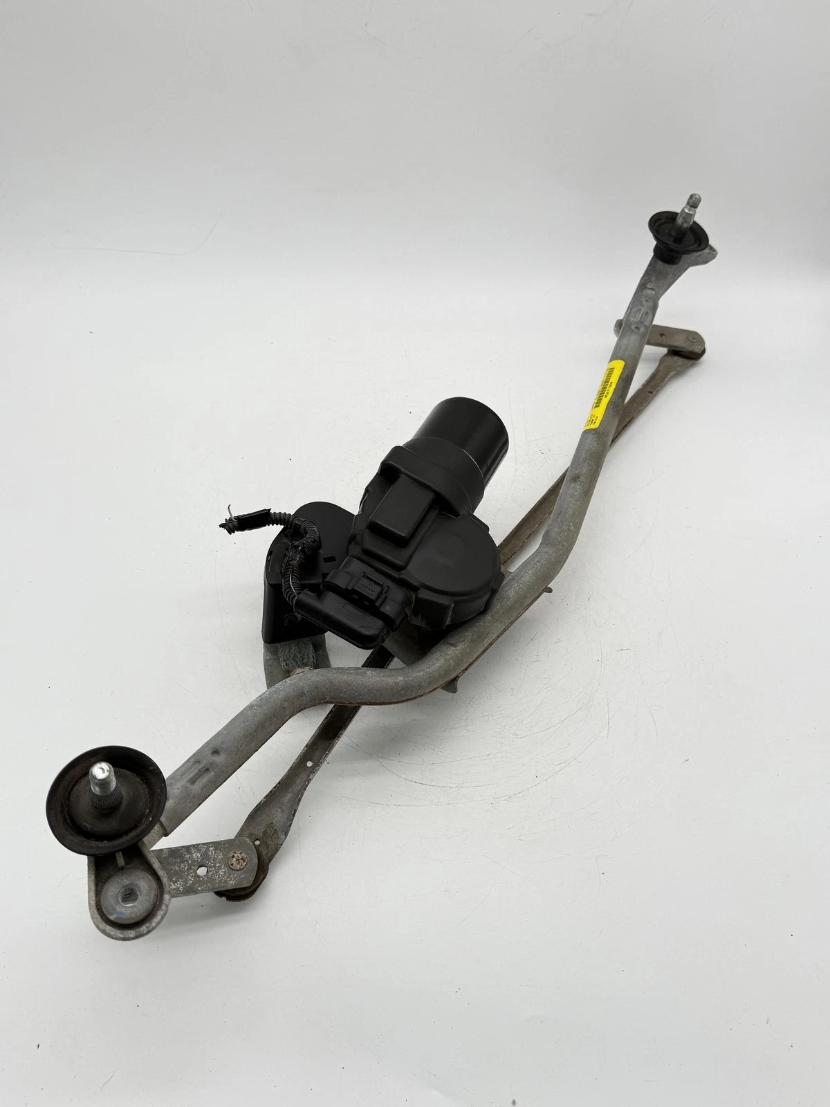 2018-2020 DODGE PROMASTER 2500 WINDSHIELD WIPER MOTOR OEM 04725998AE - Image 2