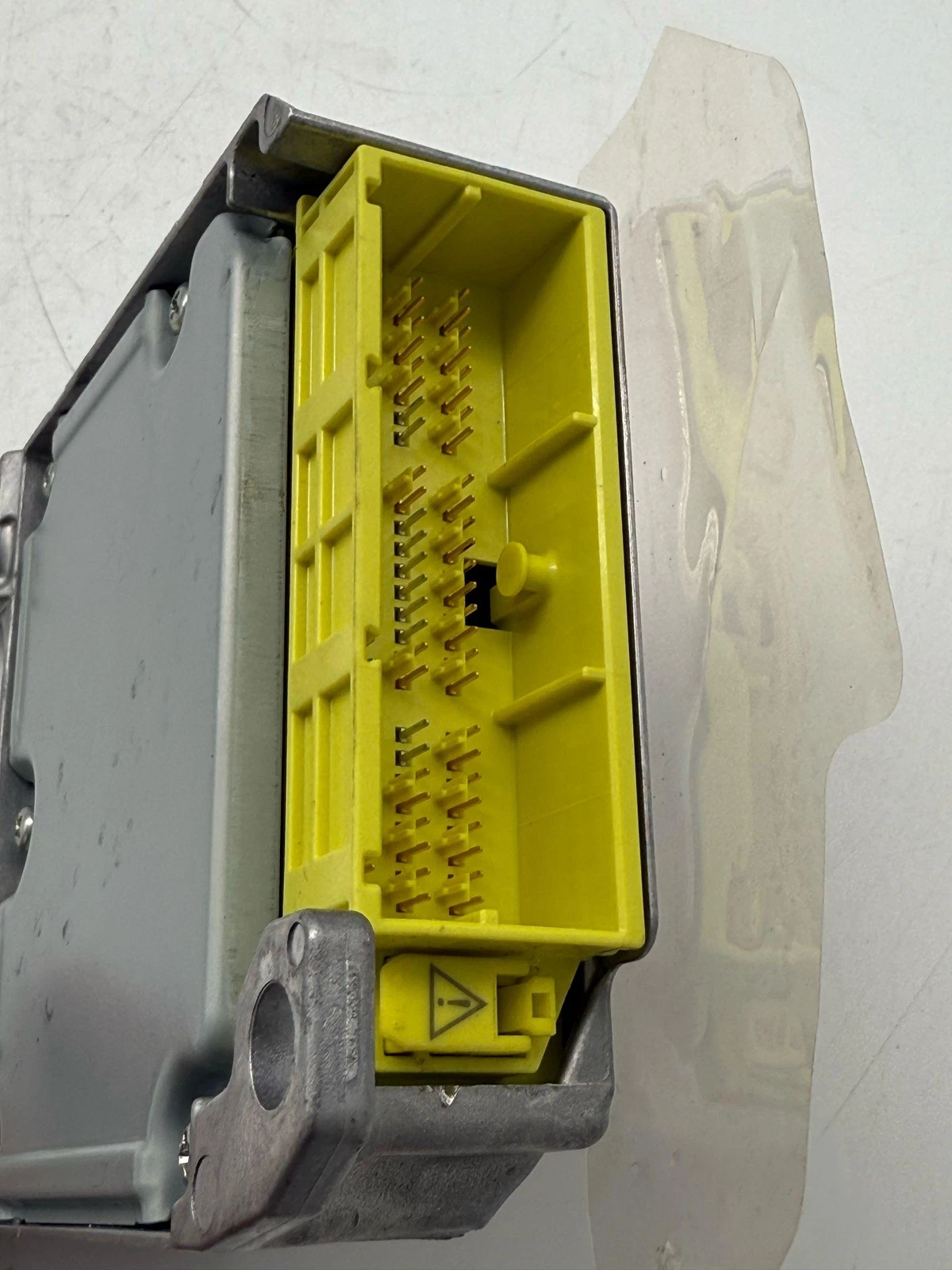 TOYOTA 4RUNNER RESTRAINT DIAGNOSTIC COMPUTER MODULE SRS UNIT OEM 2016 - 2019 - Image 3