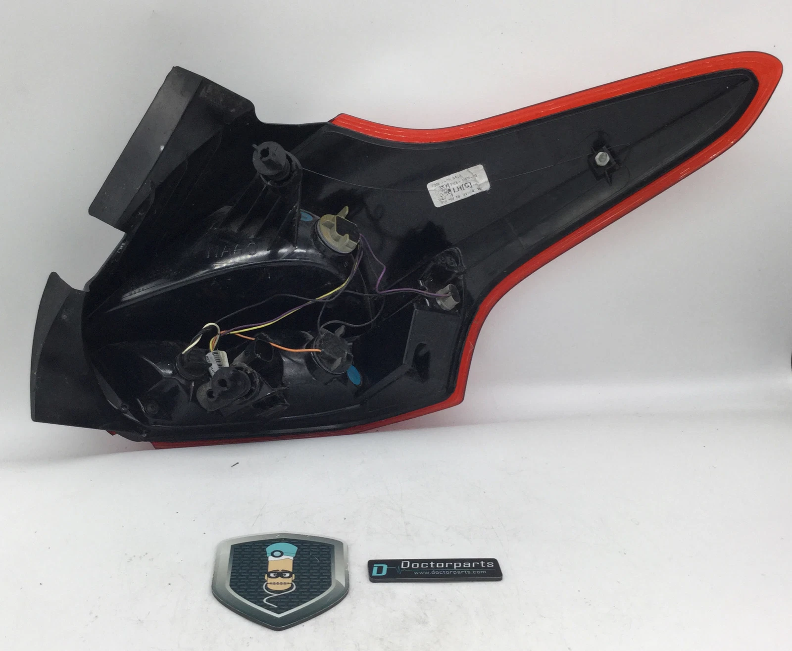 2015-2018 FORD FOCUS DRIVER LEFT LH SIDE TAIL LIGHT USED OEM - Image 3