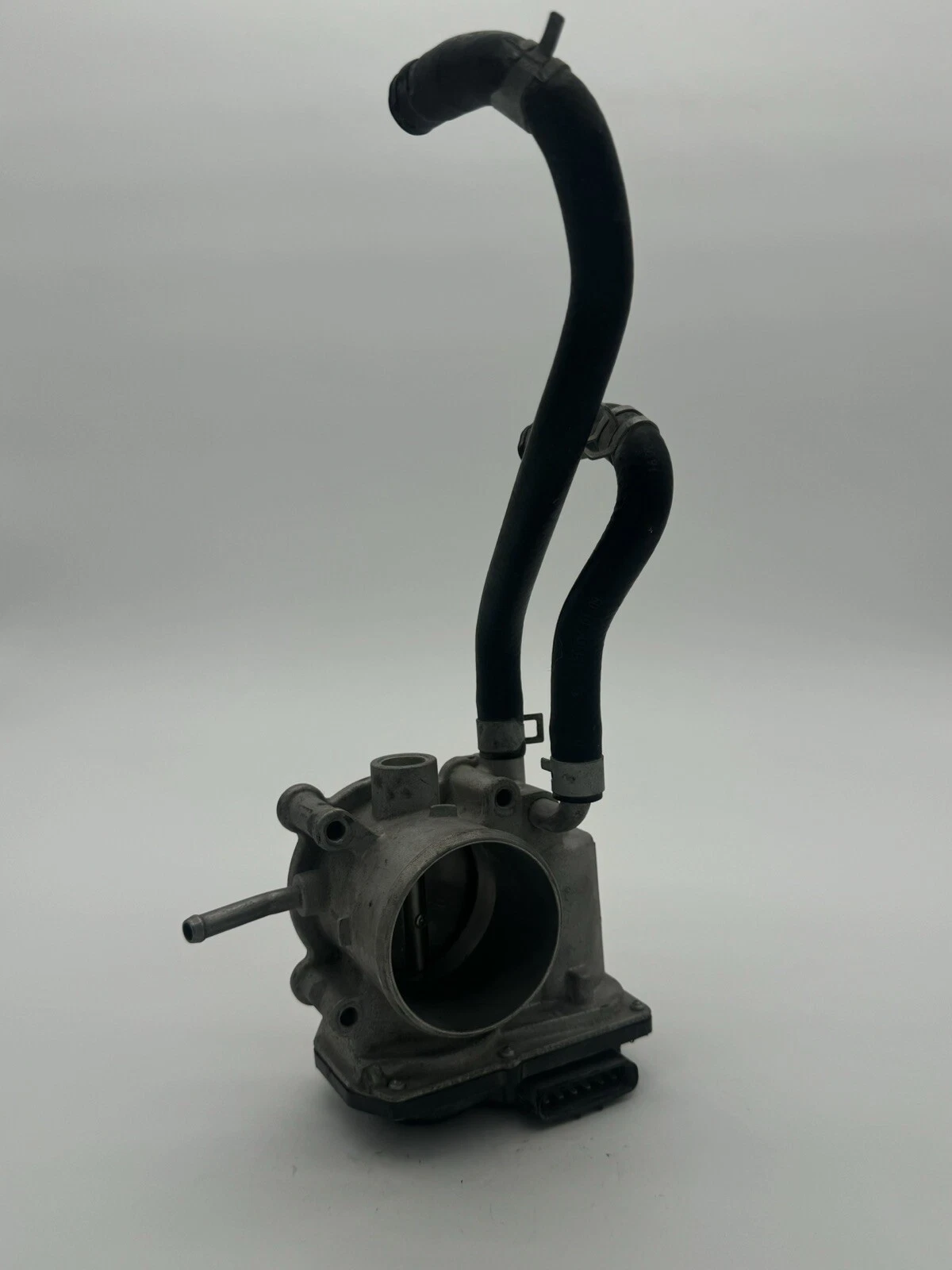 2012 HYUNDAI ACCENT 1.6L THROTTLE BODY OEM 351002B300 - Image 3