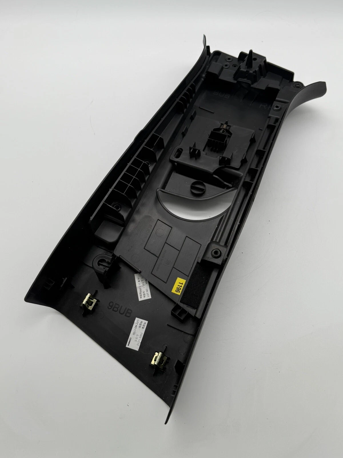2020-2022 BUICK ENCORE GX RIGHT SIDE CENTER B PILLAR UPPER TRIM COVER PANEL OEM - Image 9