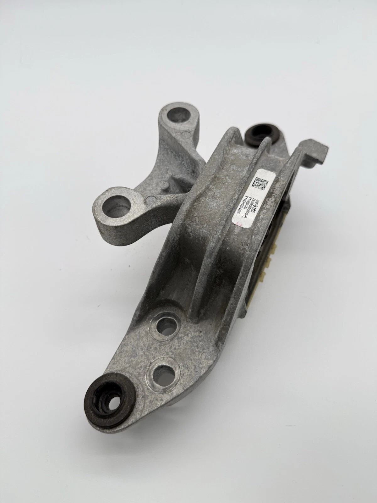 2016-2019 CHEVROLET CRUZE ENGINE MOTOR RIGHT PASSENGER SIDE BRACKET MOUNT OEM - Image 4