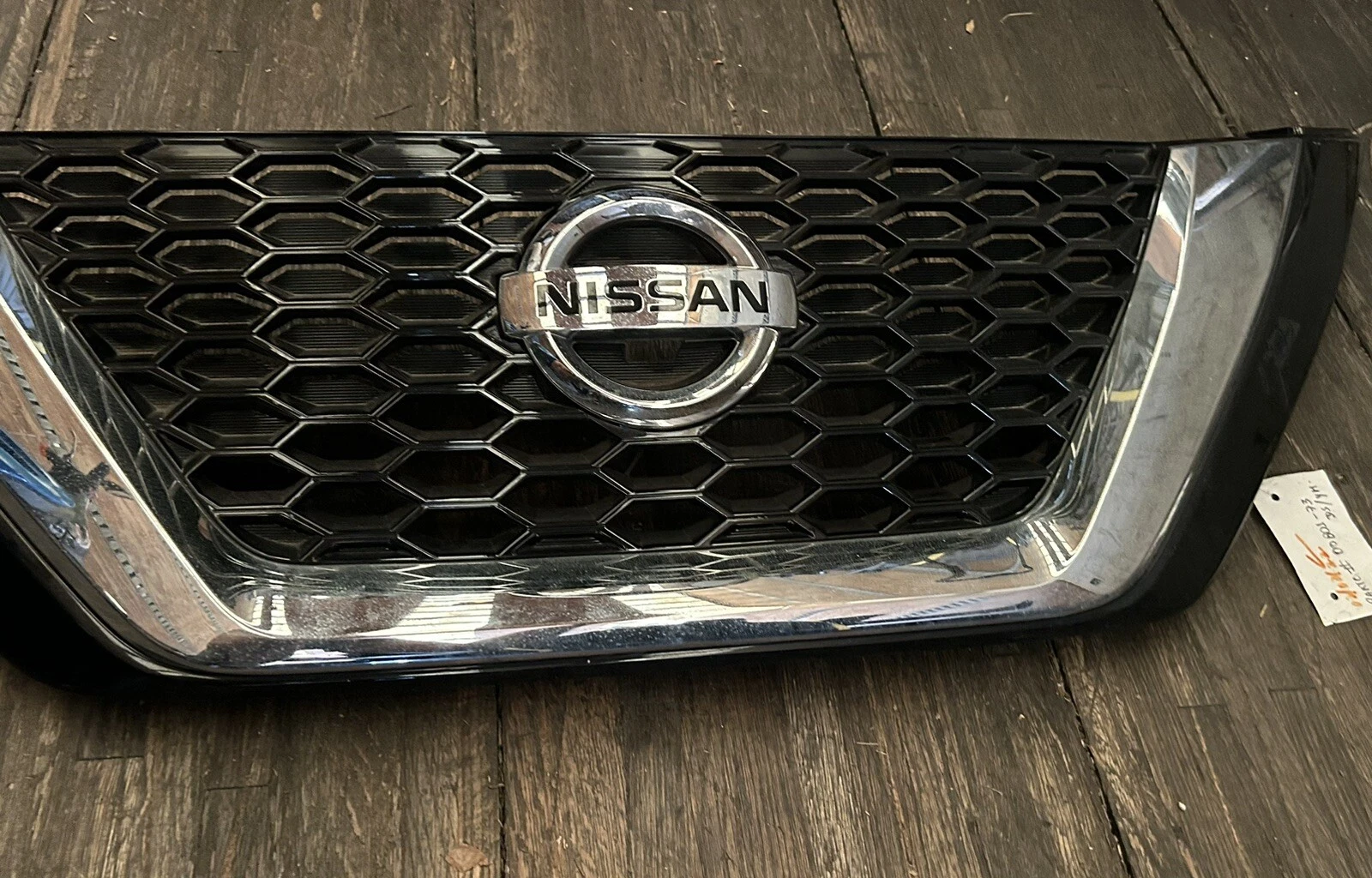 2019 - 2024 NISSAN MURANO FRONT BUMPER GRILLE COVER PANEL OEM 623109UF0A - Image 4