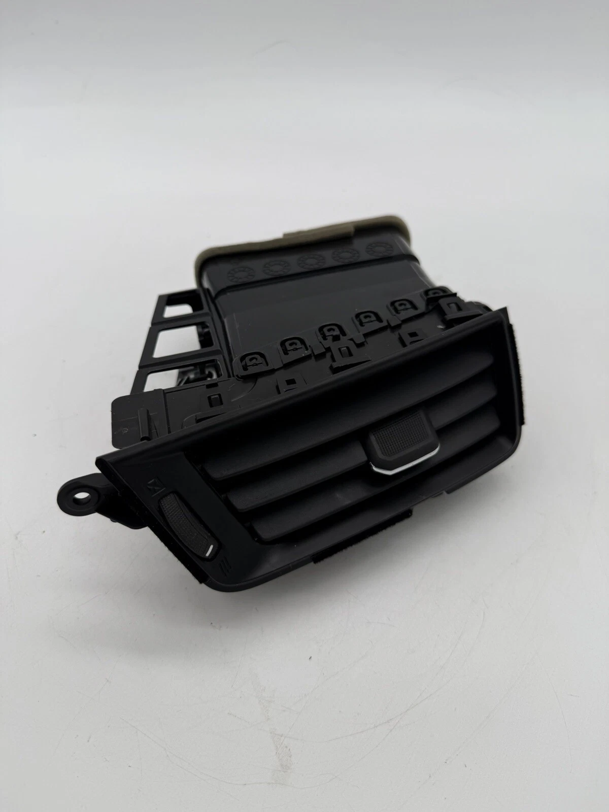 2015 - 2018 CHEVROLET SILVERADO 1500 RIGHT DASH AIR VENT 20943683 OEM - Image 3
