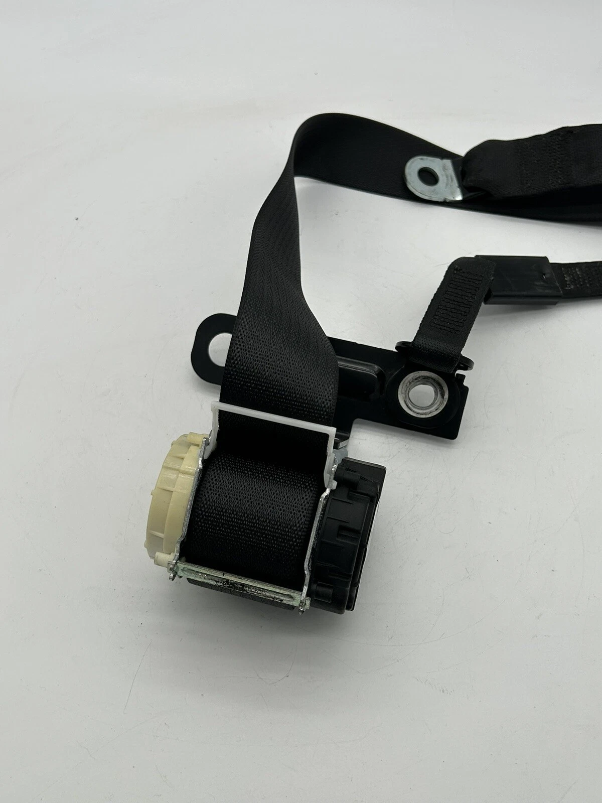 2018-2021 DODGE RAM 1500 REAR CENTER SEAT BELT RETRACTOR P7AX82TX7AB - Image 4