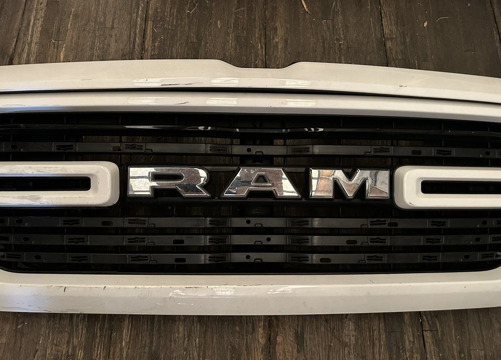 2019-2023 DODGE RAM 1500 FRONT UPPER BUMPER GRILLE GRILL ORIGINAL OEM - Image 4