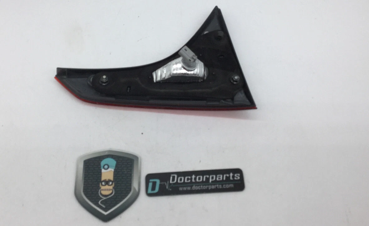 2016-2018 TOYOTA COROLLA PASSENGER INNER TRUNK TAILLIGHT RIGHT RH USED OEM - Image 5