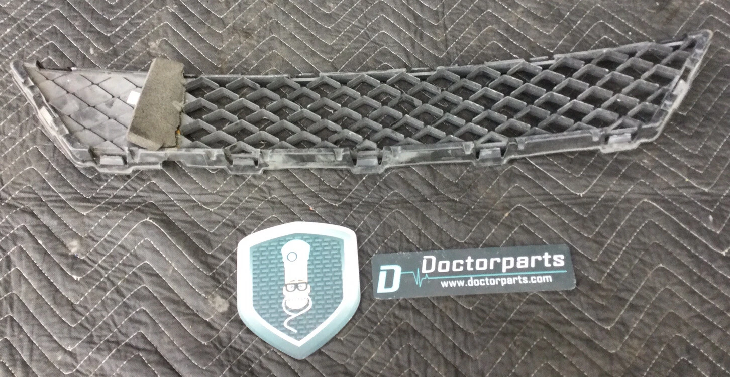 NISSAN VERSA NOTE 2015-2016 FRONT LOWER BUMPER GRILLE USED OEM LOCAL PICKUP - Image 3