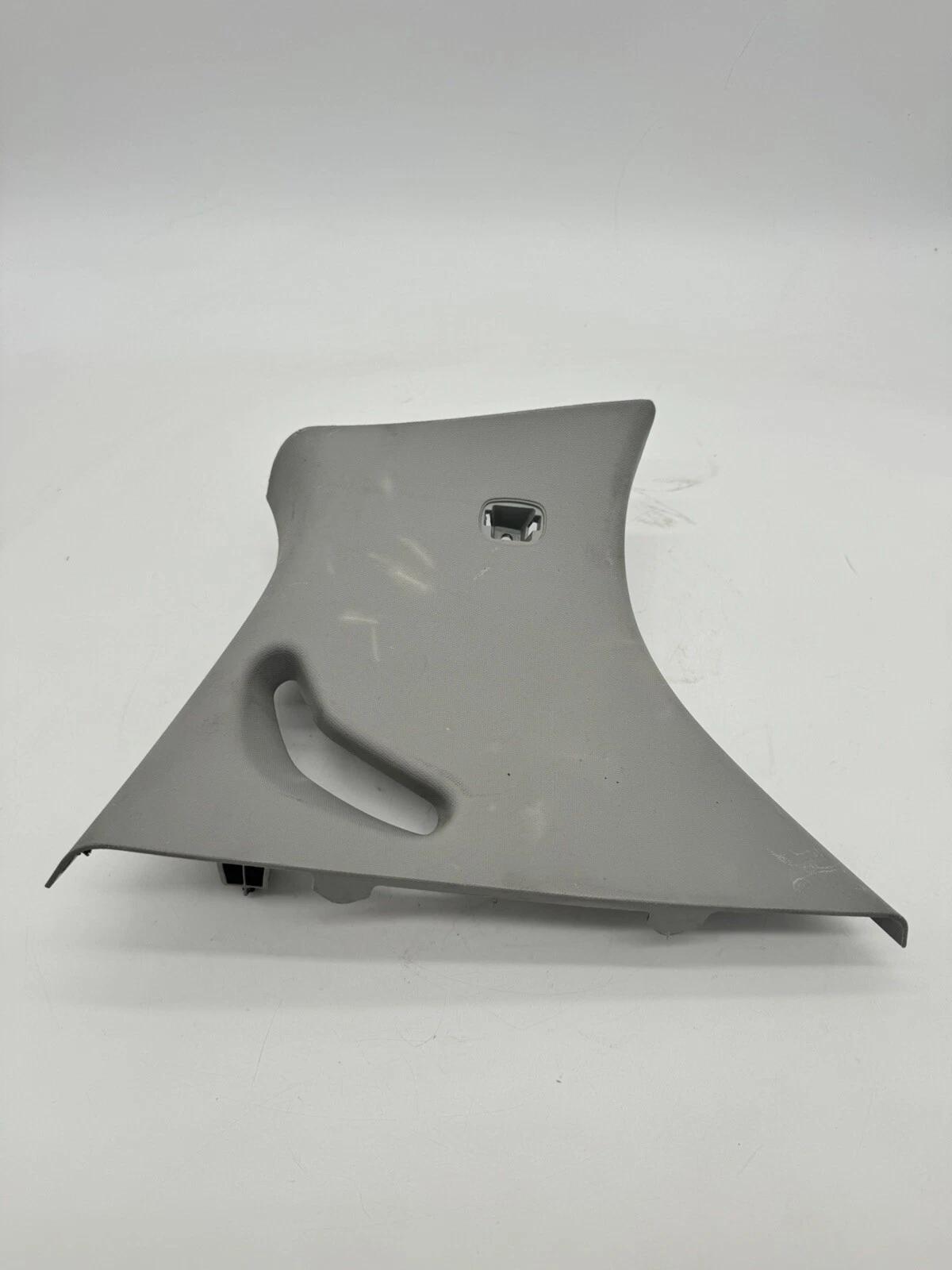 2016 - 2022 Rear Right Quarter Upper Trim Panel 2021 Chevrolet Spark 95408363 - Image 2