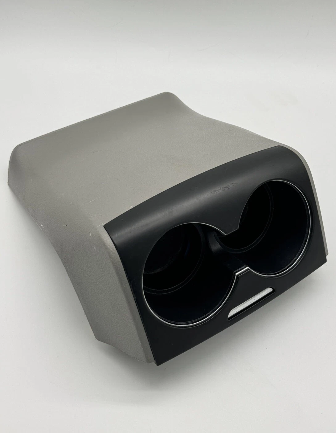2015-2020 TOYOTA SIENNA CENTER CONSOLE REAR END CAP WITH CUP HOLDERS 58804-08040 - Image 2
