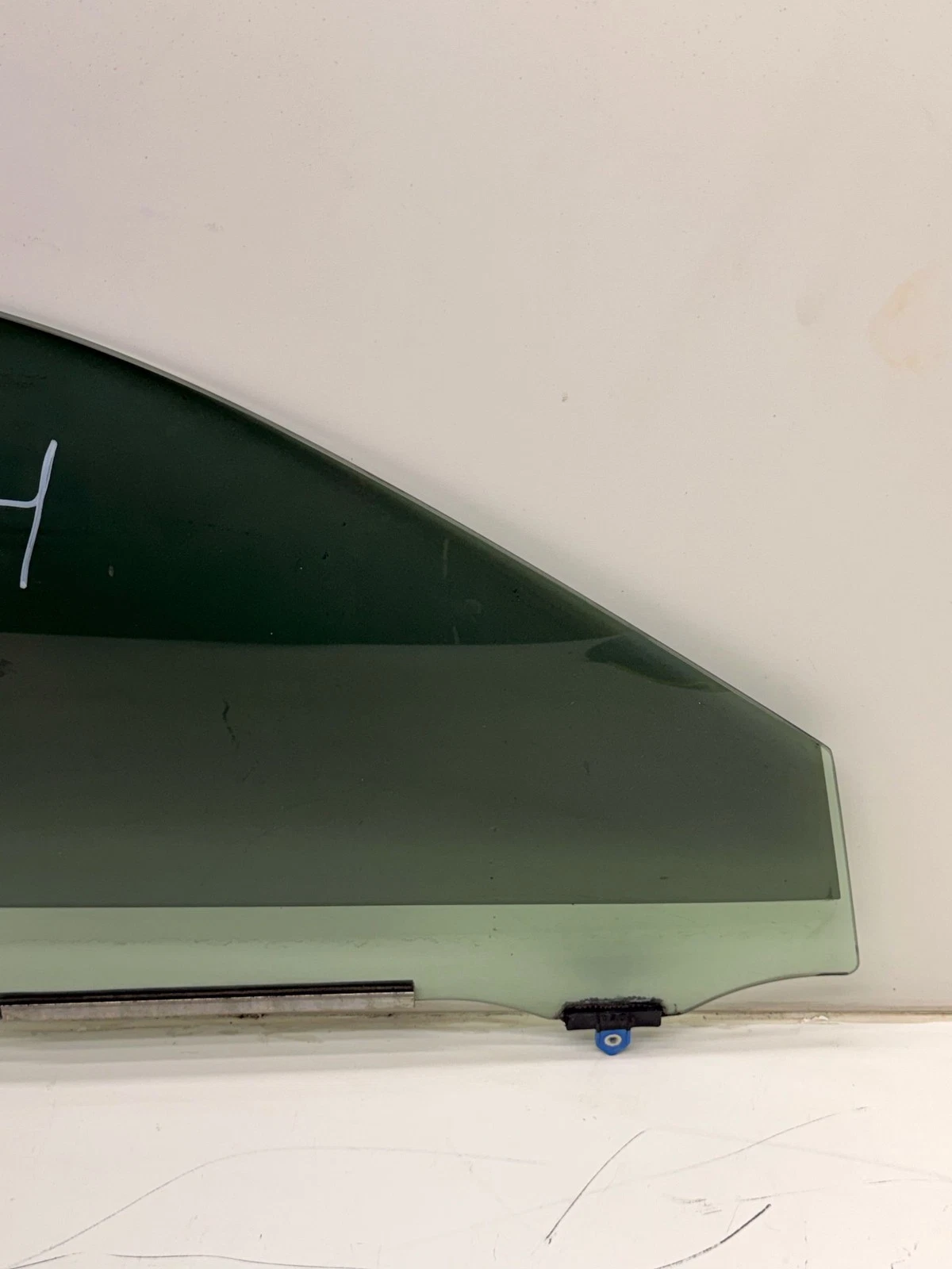 2014-2015 Lexus IS250 Front Right Door Window Glass Panel 1511 OEM - Image 3