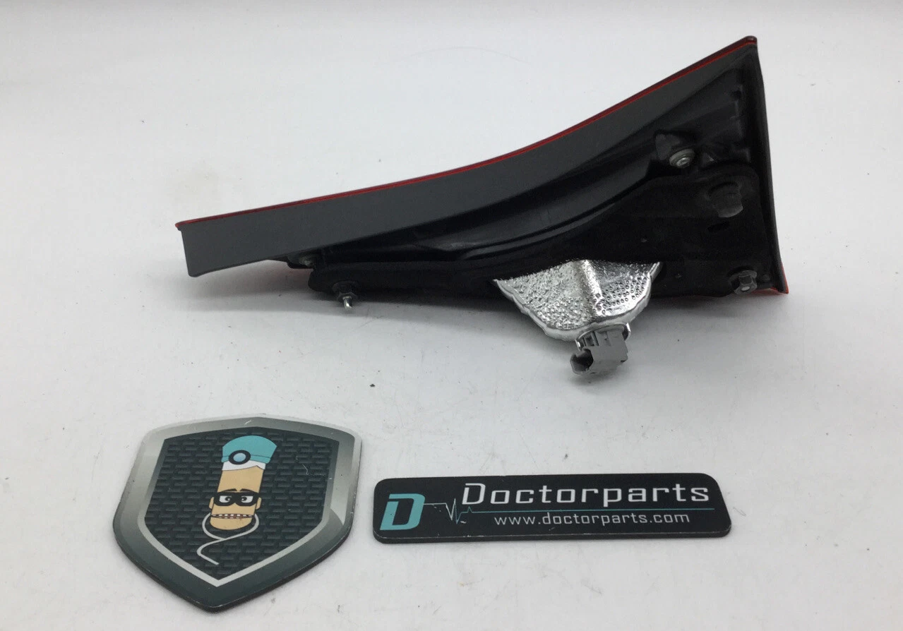 2016-2018 TOYOTA COROLLA PASSENGER INNER TRUNK TAILLIGHT RIGHT RH USED OEM - Image 3