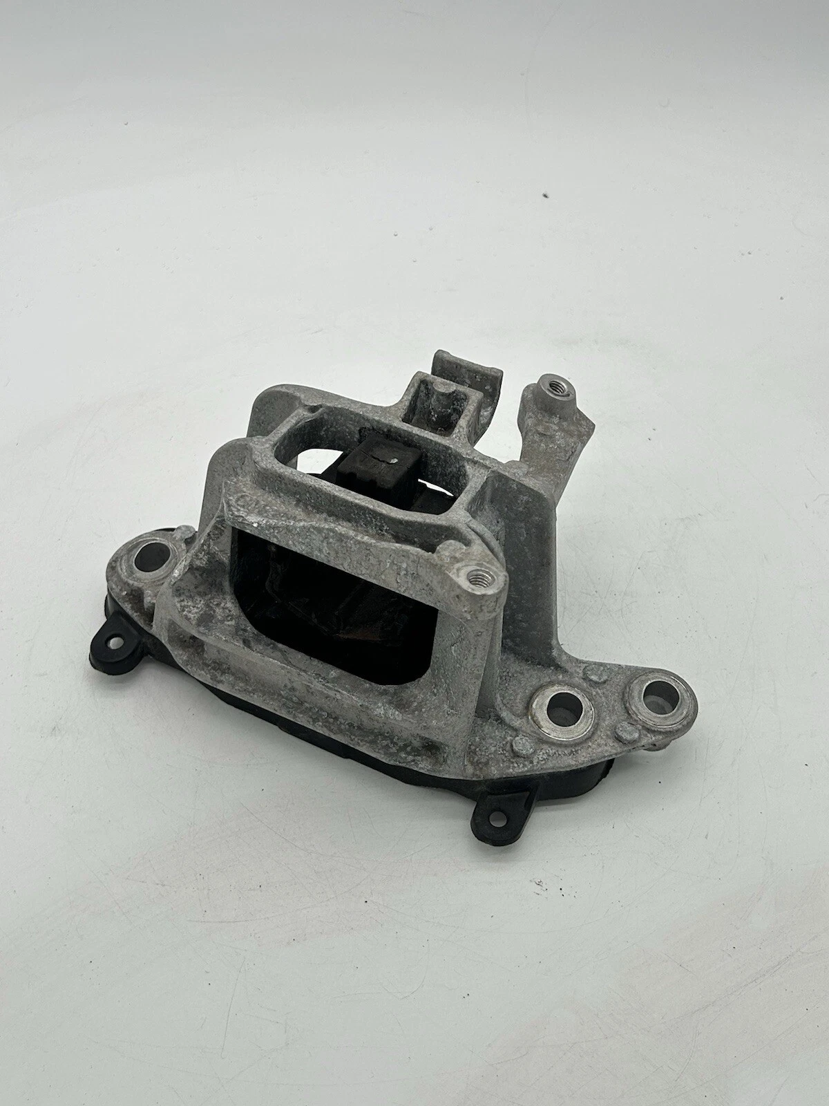 OEM GM Automatic Transmission Mount Left 39037511 Chevrolet Cruze 2016-2019 - Image 4