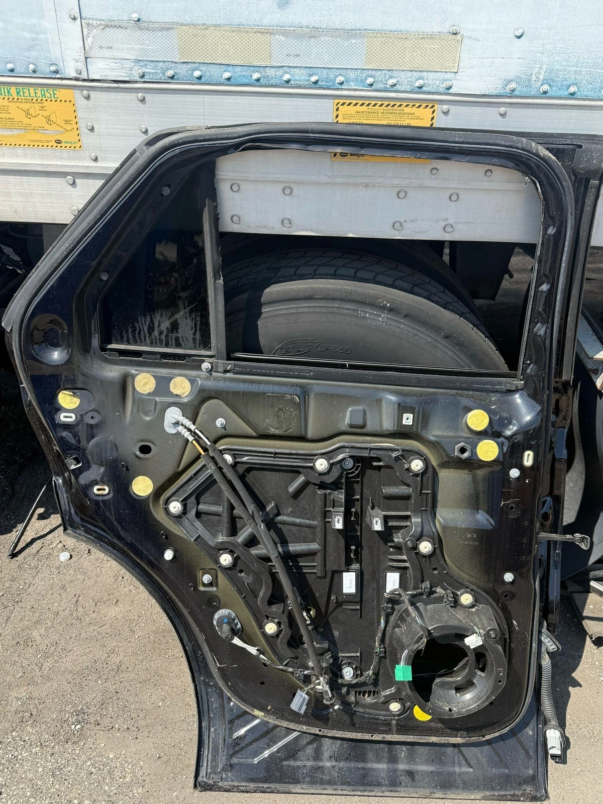 2020 - 2025 FORD EXPLORER REAR LEFT DRIVER SIDE DOOR BLACK COMPLETE - Image 7