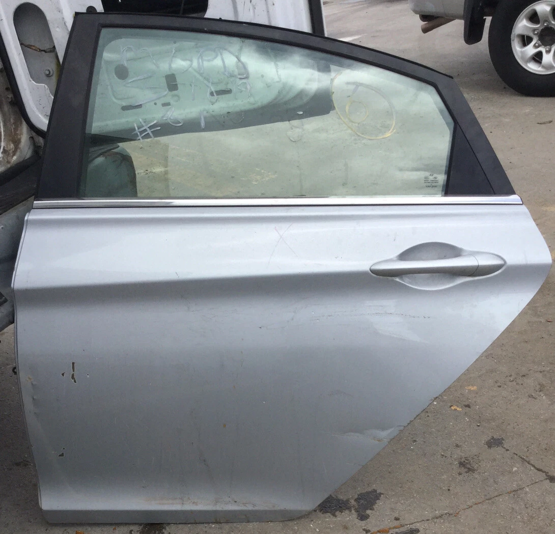 2011 - 2013 HYUNDAI SONATA LEFT REAR DRIVER DOOR USED OEM PAINTING DETAILS - Image 2