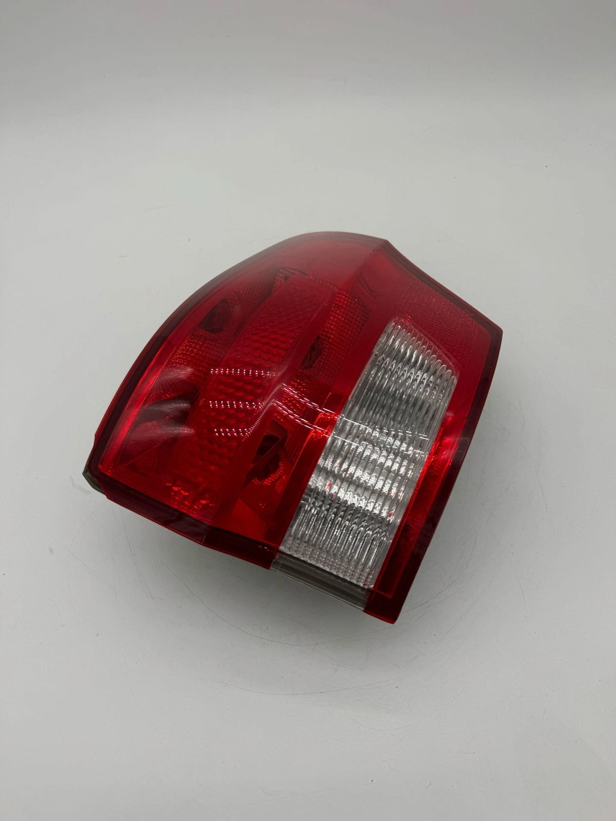 RH 11-13 Jeep Grand Cherokee Right Passenger Tail Light Assembly OEM 55079420AD - Image 2