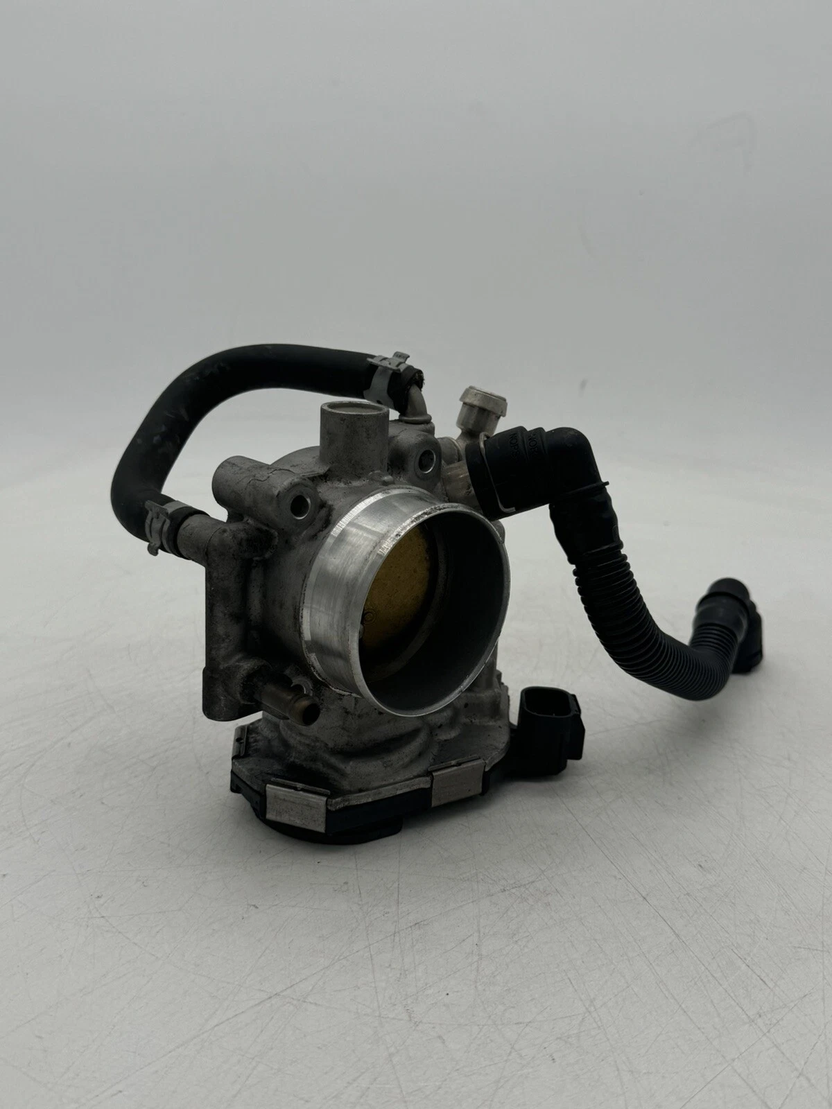 2017 CHEVROLET SONIC 1.8L Throttle Body OEM 55561495 - Image 2