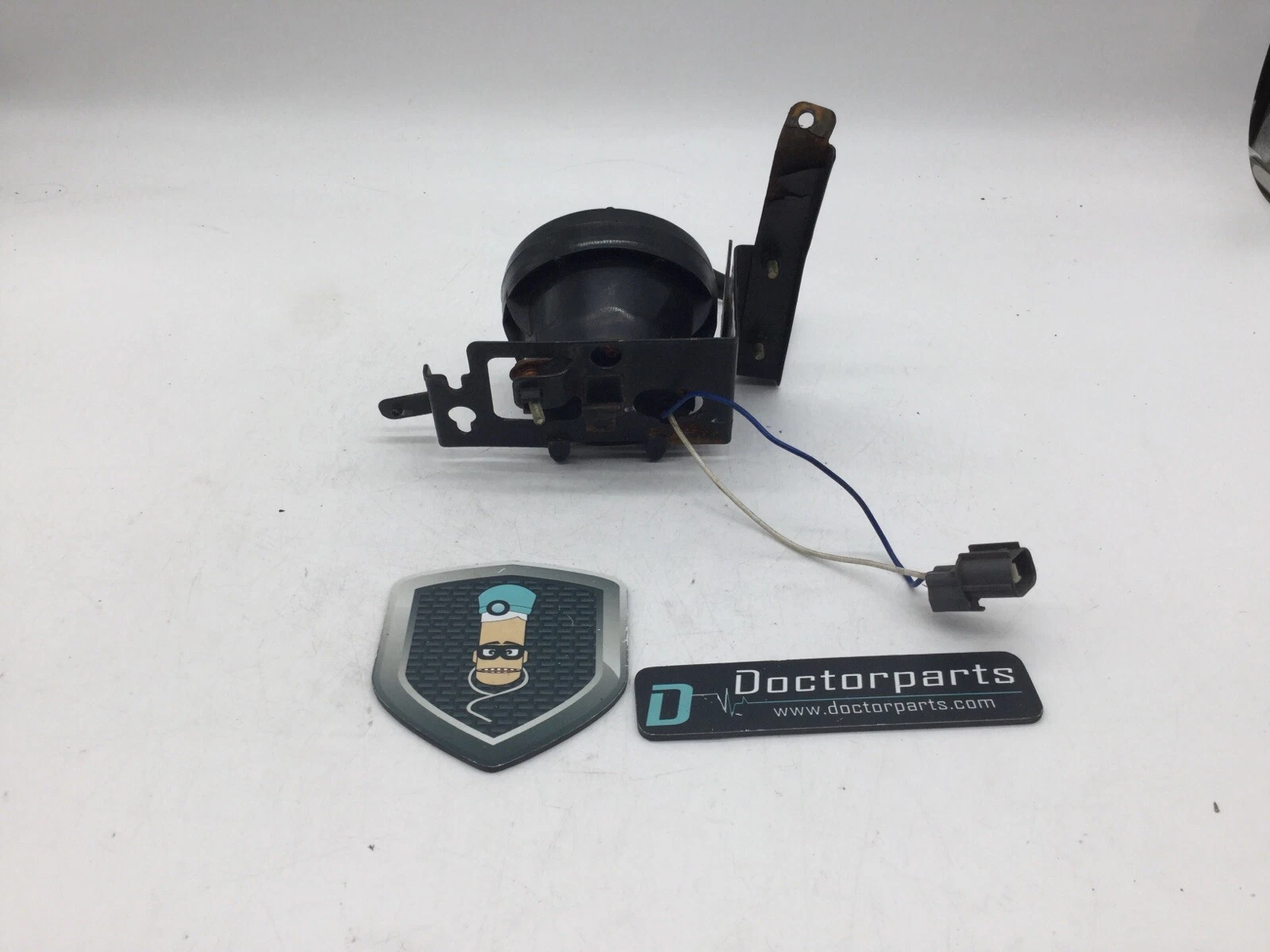 2014-2017 TOYOTA TUNDRA FRONT BUMPER GUARD LIGHT LED TURN SÍGNAL LEFT USED OEM - Image 3