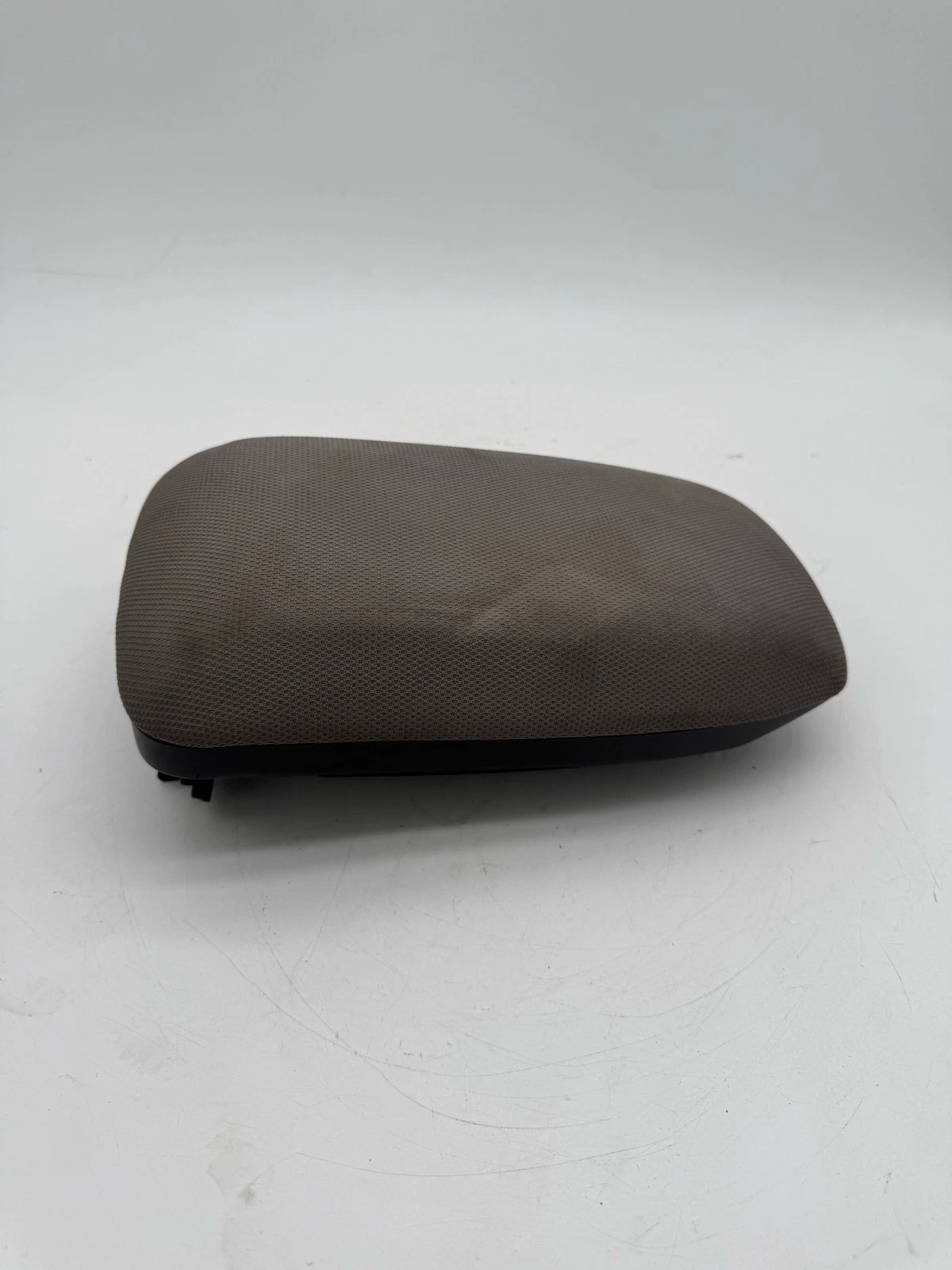 2014-2019 TOYOTA COROLLA ARMREST CENTER CONSOLE LID GREY CLOTH OEM - Image 7