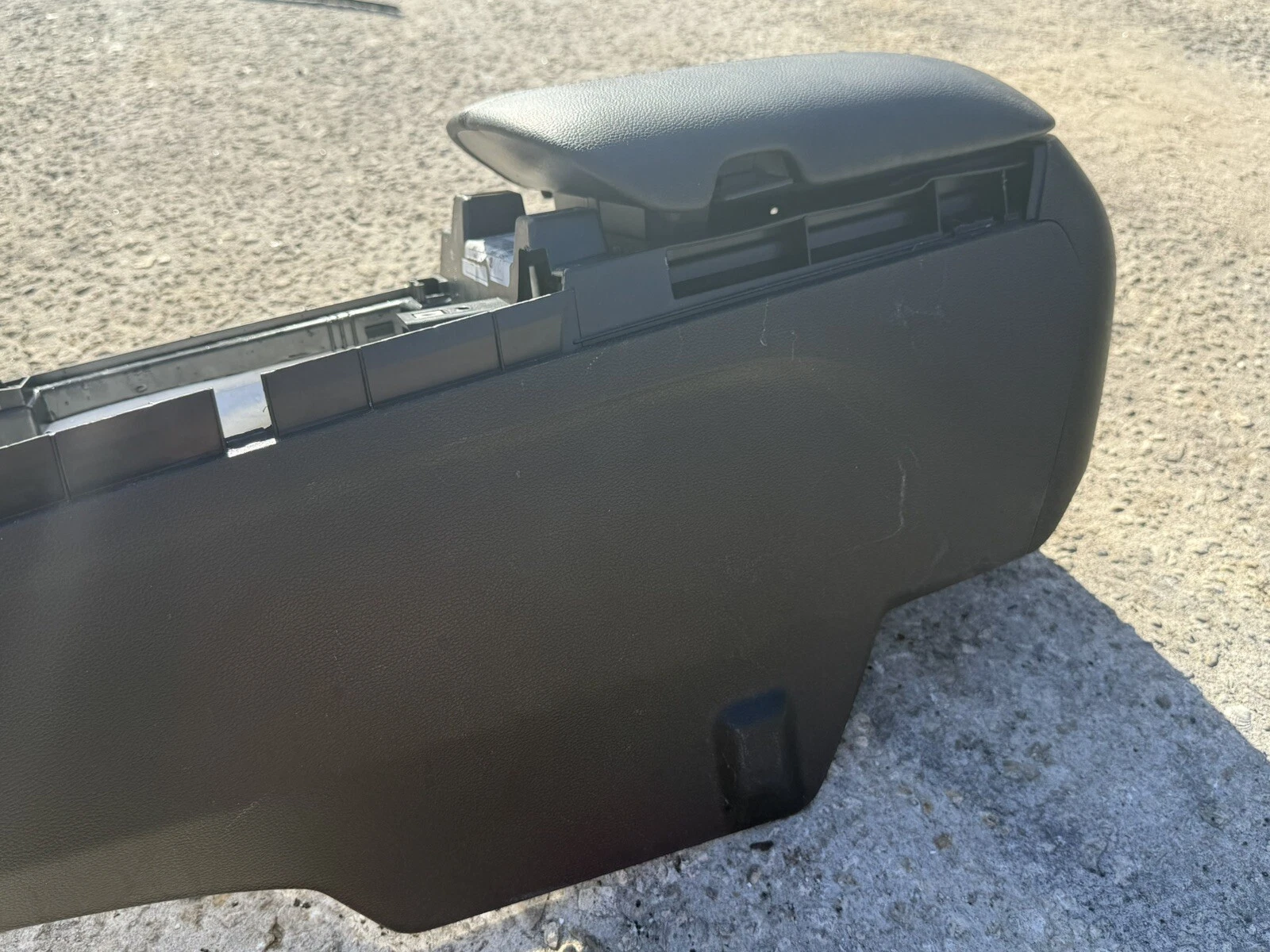 2015-2020 Ford Mustang Coupe Front Center Console OEM GR3B 63045A06 BH3ZHE - Image 4