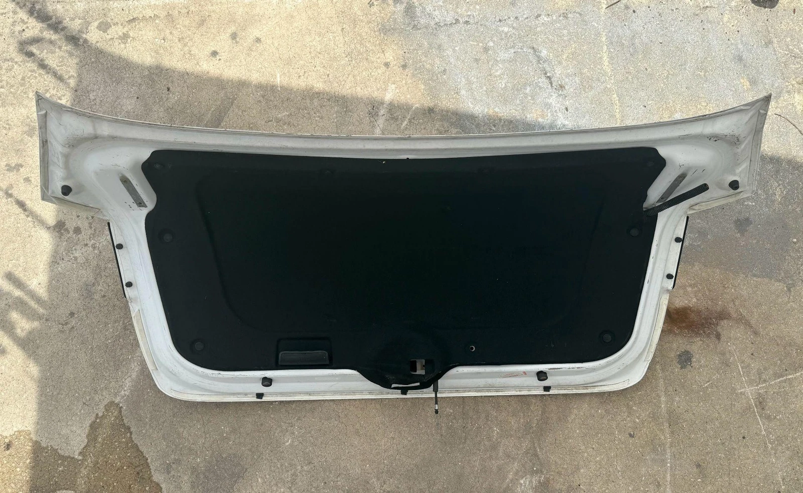 2017-2018 KIA FORTE TAILGATE/ TRUNK/ HATCH OEM HALOGEN WHITE - Image 2