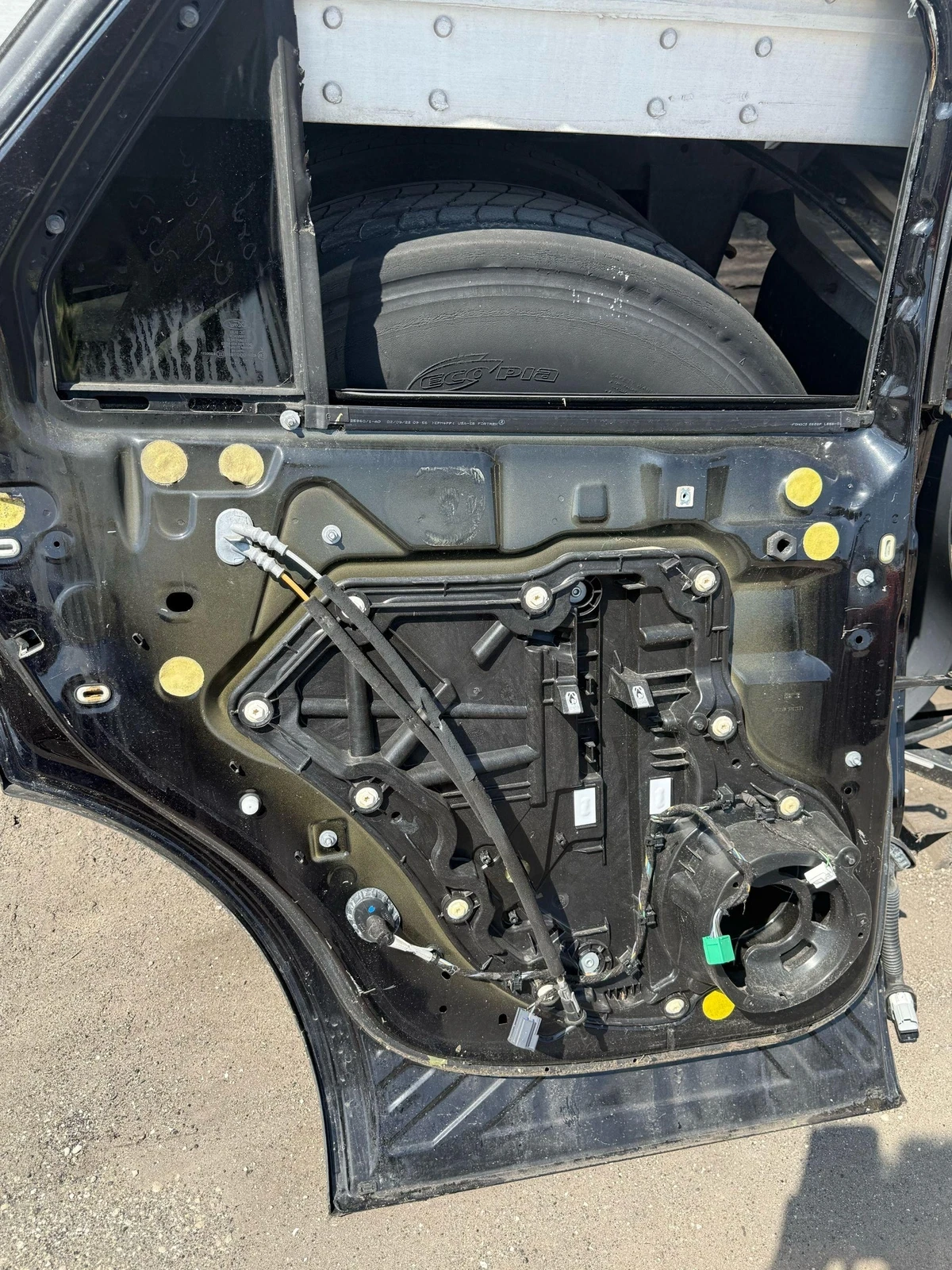 2020 - 2025 FORD EXPLORER REAR LEFT DRIVER SIDE DOOR BLACK COMPLETE - Image 9