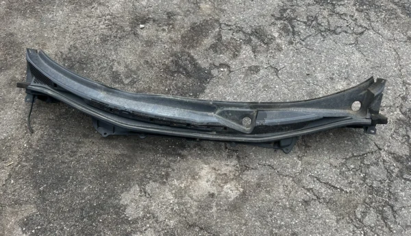 2017 Genuine Nissan Quest Cowl Top 668621JA1A / 66862-1JA1A OEM ⭐️⭐️⭐️