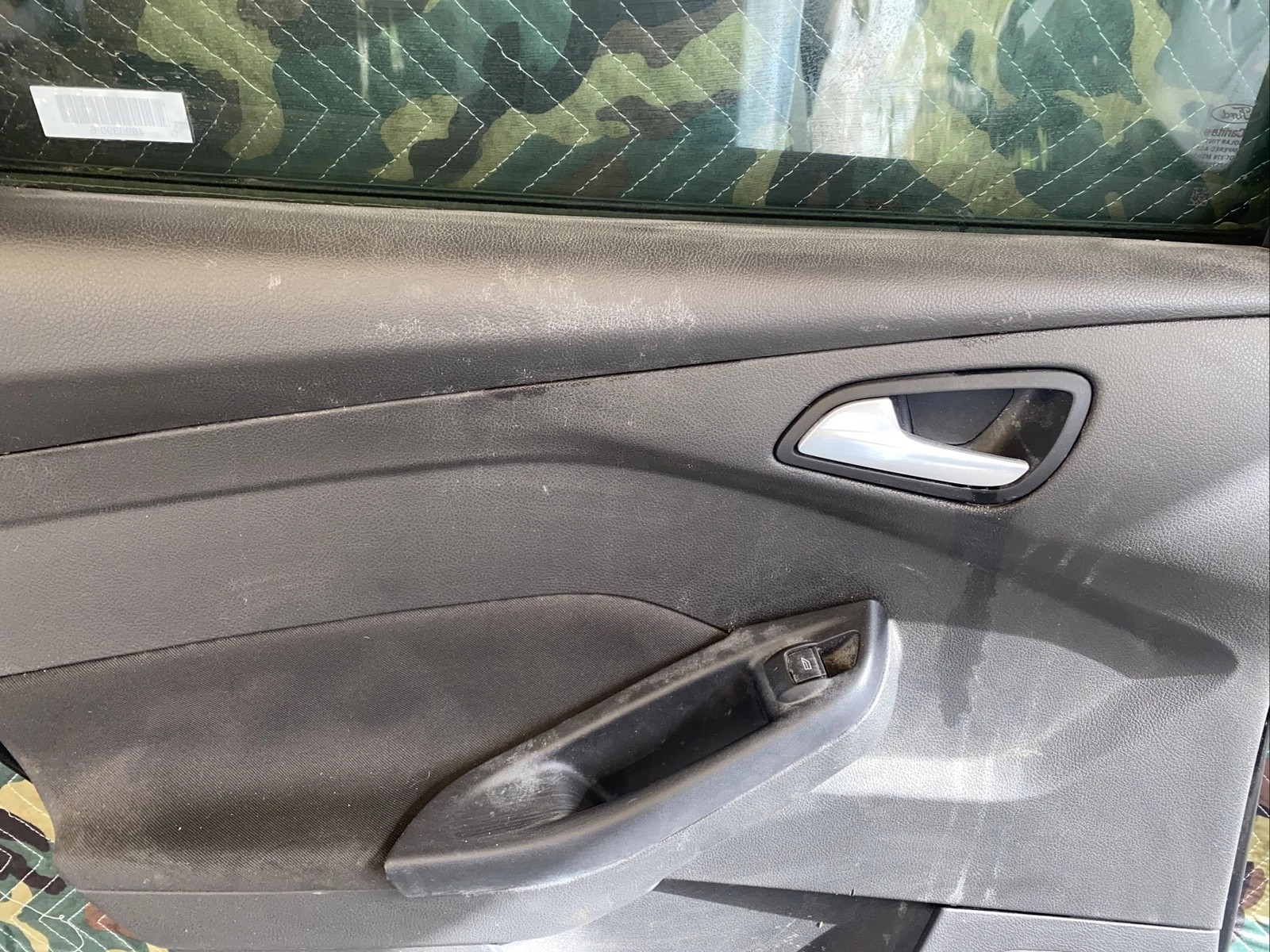 2013 - 2018 FORD FOCUS LEFT LH REAR DRIVER SIDE DOOR USED LOCAL PICK UP - Image 5