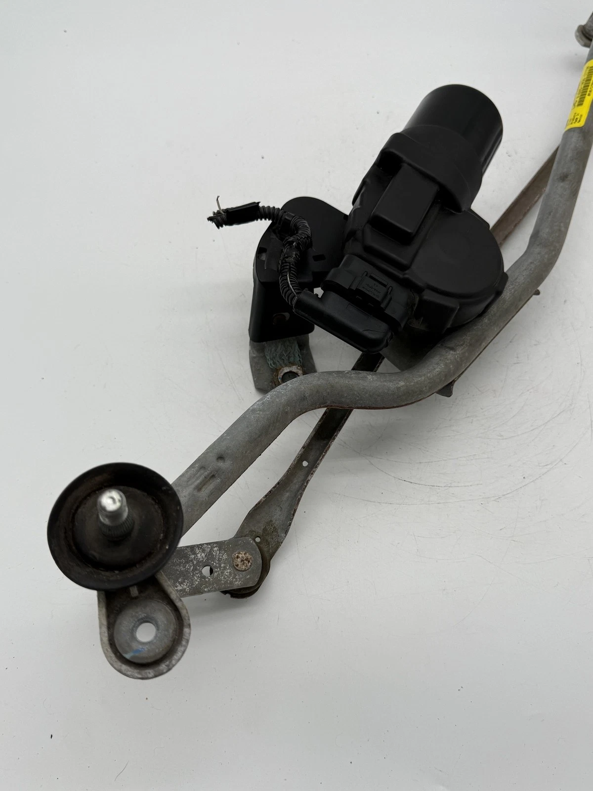 2018-2020 DODGE PROMASTER 2500 WINDSHIELD WIPER MOTOR OEM 04725998AE - Image 3