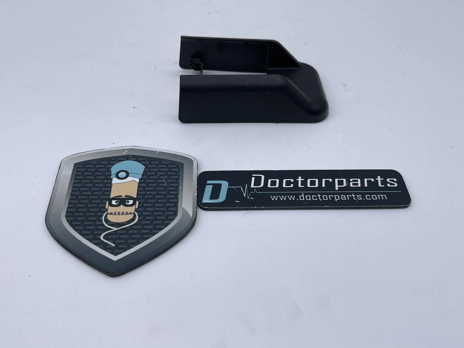 2009 - 2014 Nissan Murano FR Cover-Seat Slide 87505-1AA0A OEM USED
