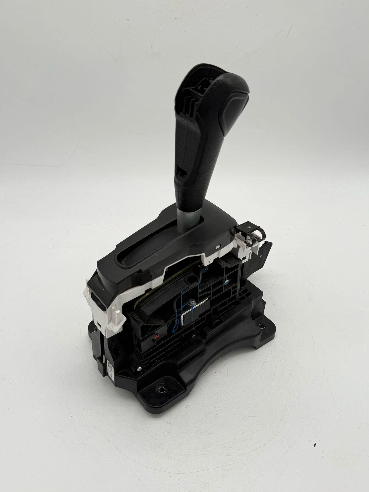 2017-2020 CHEVROLET SONIC SEDAN FLOOR SHIFTER AUTOMATIC OEM - Image 2