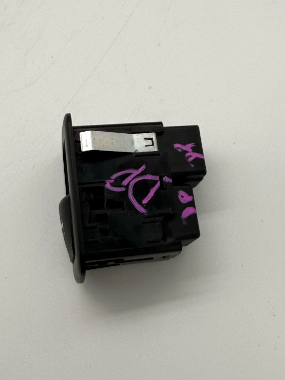2014-2019 JEEP CHEROKEE RIGHT WINDOW SWITCH OEM 68214156AA - Image 6