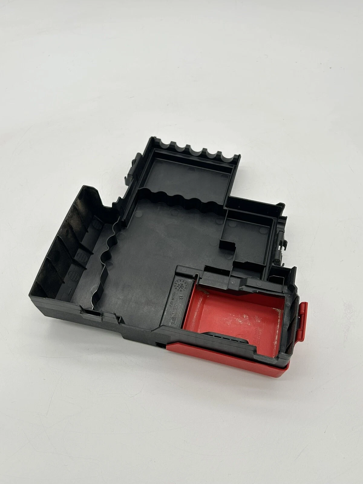 2020-2021 BUICK ENCORE GX 1.2L GAS BATTERY DISTRIBUTION FUSE BOX BLOCK COVER OEM - Image 9
