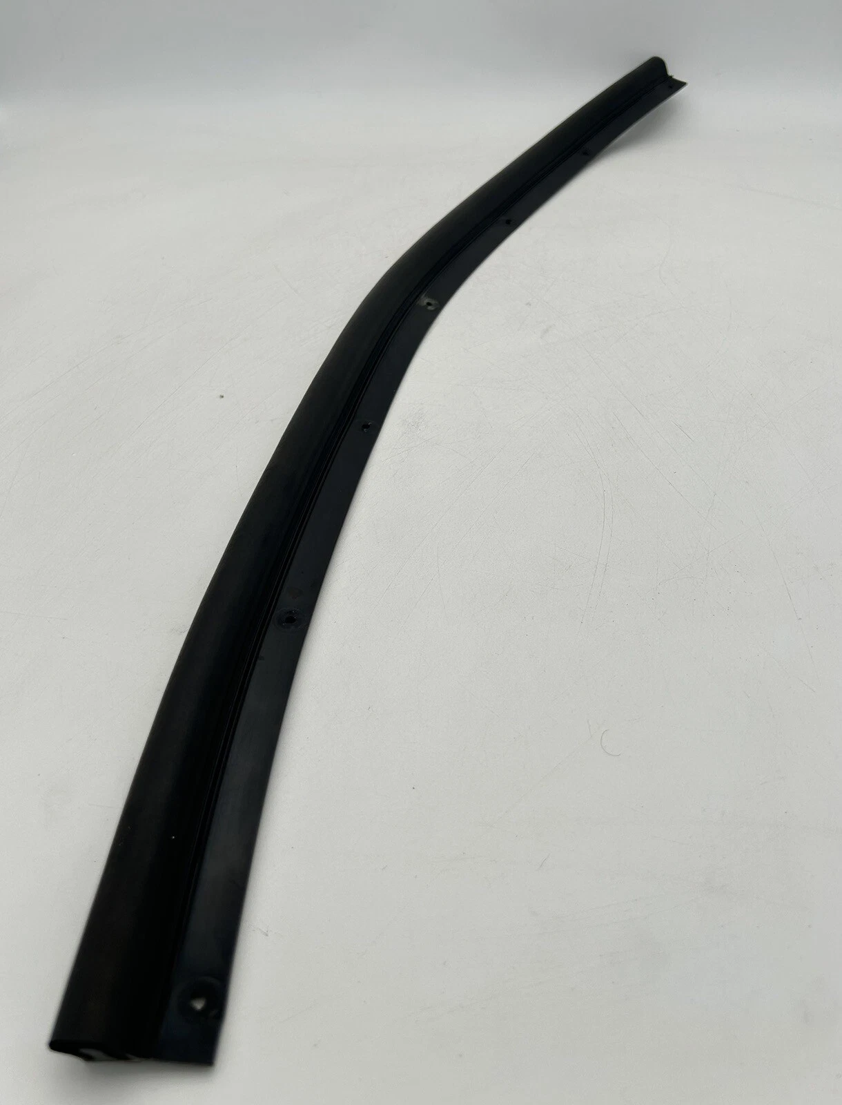 2019 CHEVROLET SONIC GENUINE GM HOOD FRONT WEATHERSTRIP 42358224 ⭐️⭐️⭐️ - Image 2