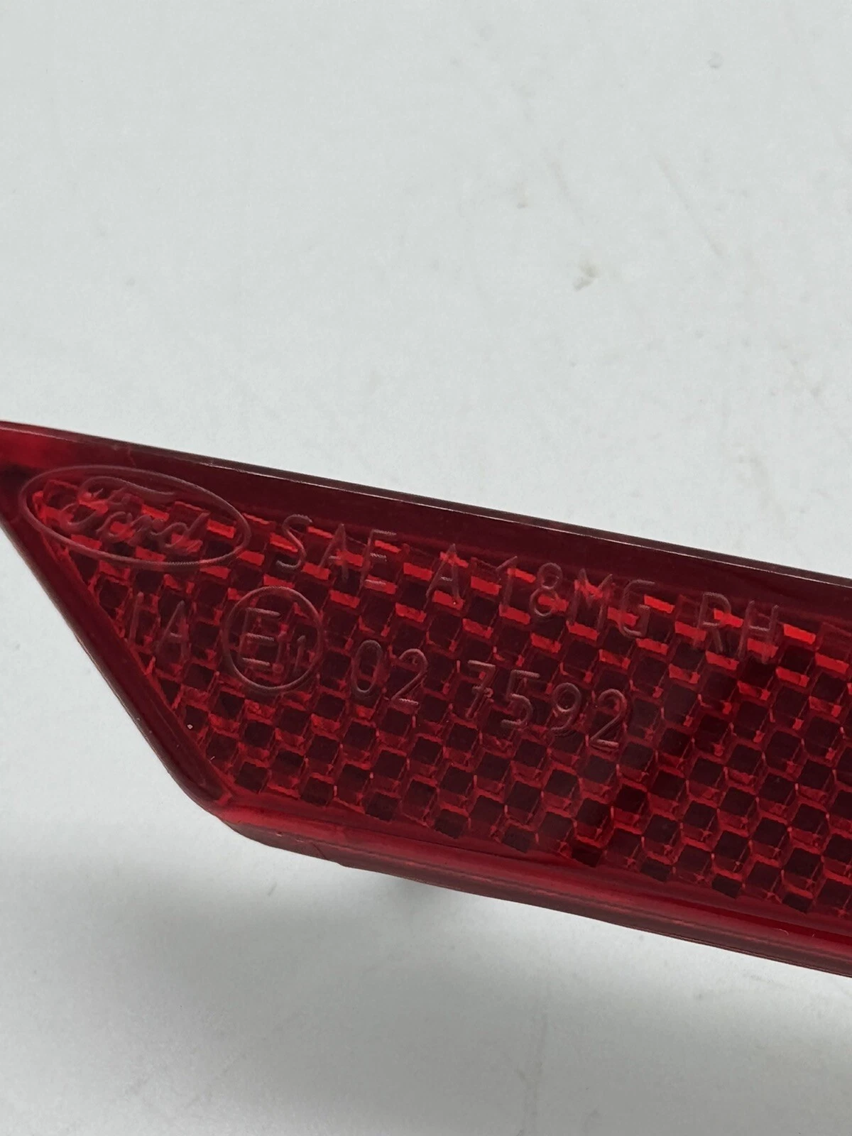2018-2023 FORD MUSTANG RH REAR BUMPER REFLECTOR SIDE MARKER OEM JR3B17A848A - Image 3
