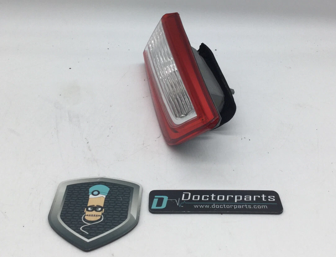 2012-2014 TOYOTA CAMRY PASSENGER SIDE REAR TAILLIGHT RIGHT RH OEM USED - Image 2