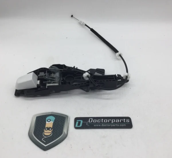 2018-2019 CHEVY EQUINOX RIGHT RH FRONT DRIVER SIDE EXTERIOR DOOR HANDLE OEM USED