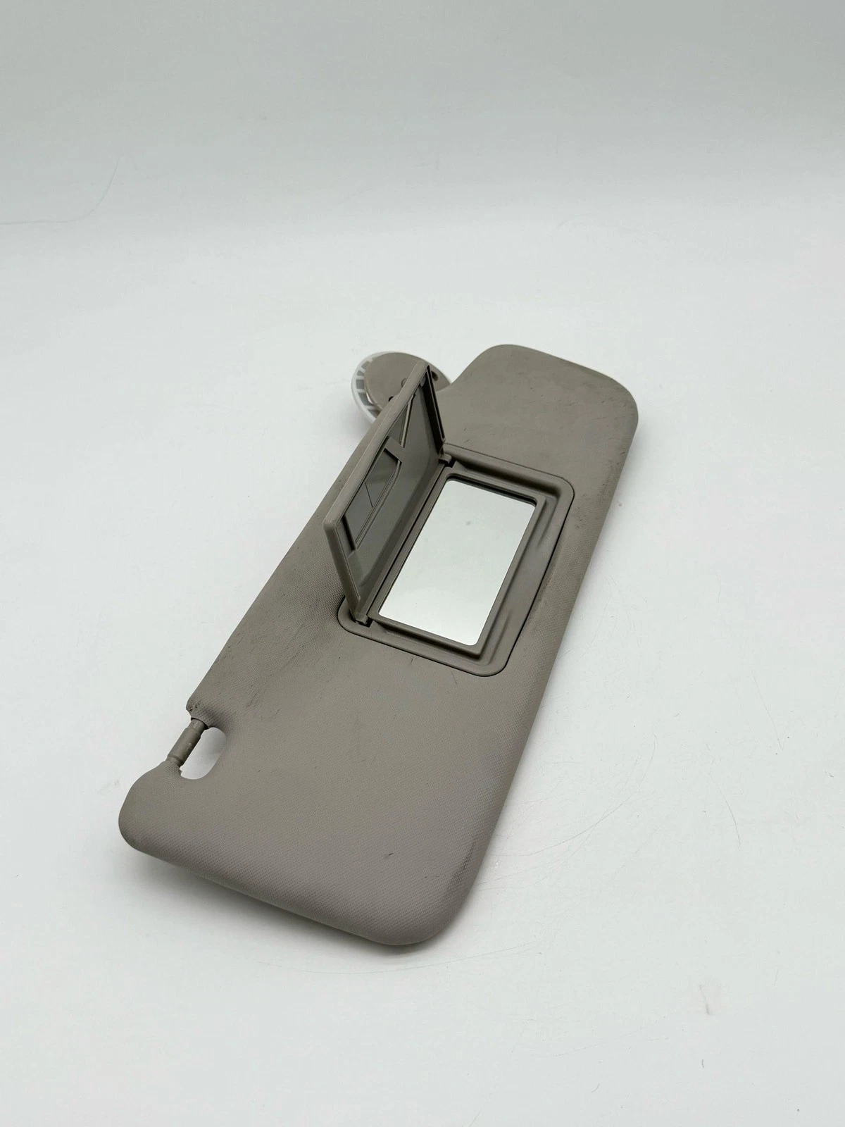 2017-2020 Chevrolet Sonic RH Passenger Sunvisor Sun Visor w/ Mirror OEM LKQ - Image 5