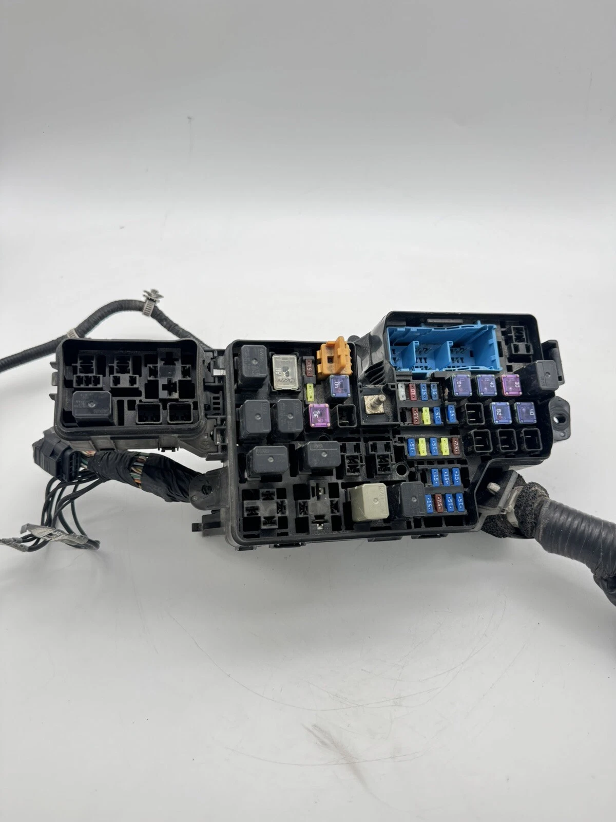2012-2013 MAZDA 3 FUSEBOX FUSE BOX RELAY MODULE PA66+PPE - Image 3