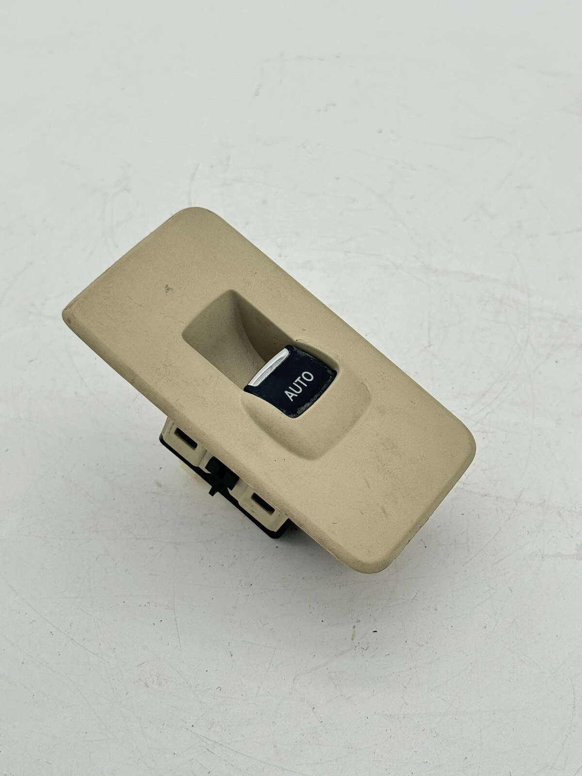 2013-2016 Ford Taurus LINCOLN MKS PASSENGER POWER WINDOW SWITCH DA5T-14529-AAW - Image 3