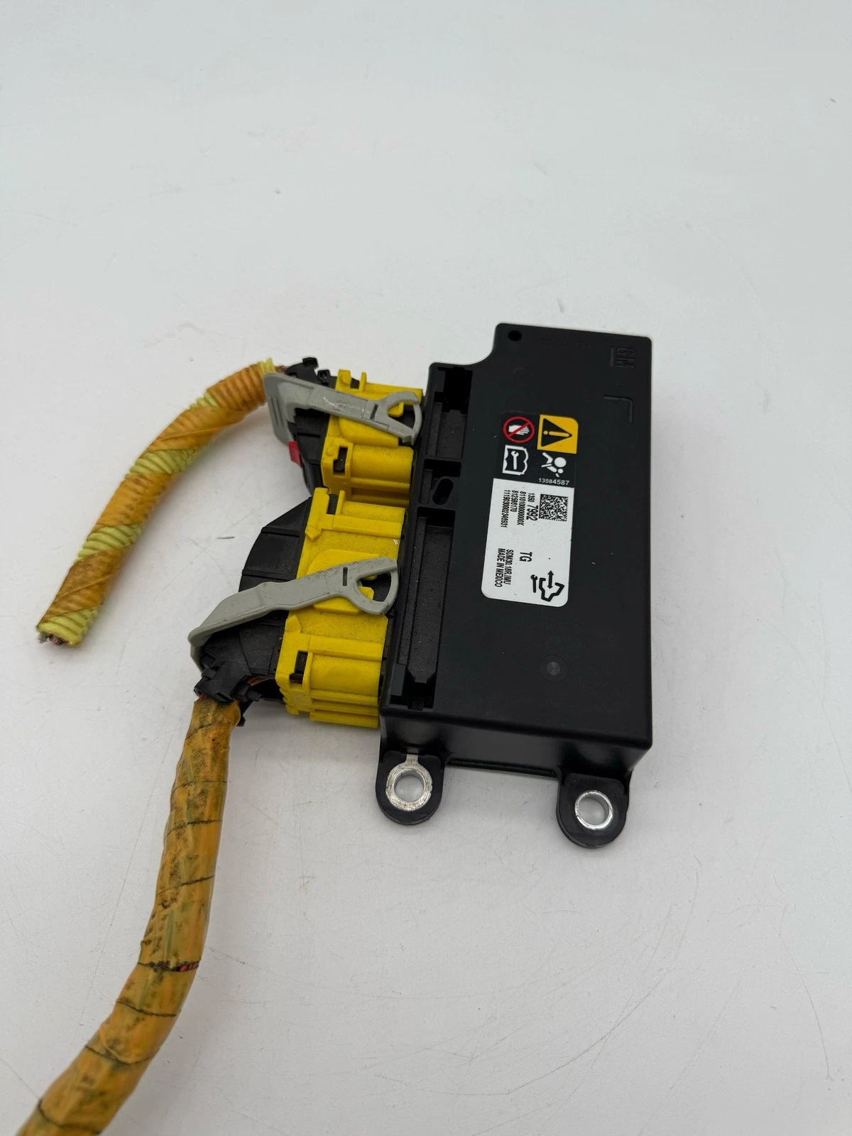 2018-2020 CHEVROLET SONIC CONTROL UNIT MODULE 13507992 OEM - Image 2