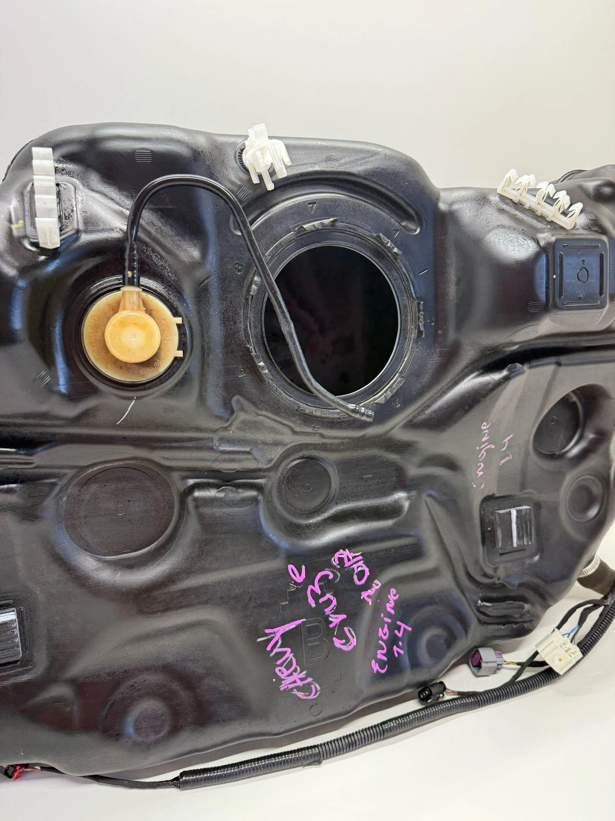 2016-2019 CHEVROLET CRUZE FUEL TANK 13 GALLON 39007284 - Image 9