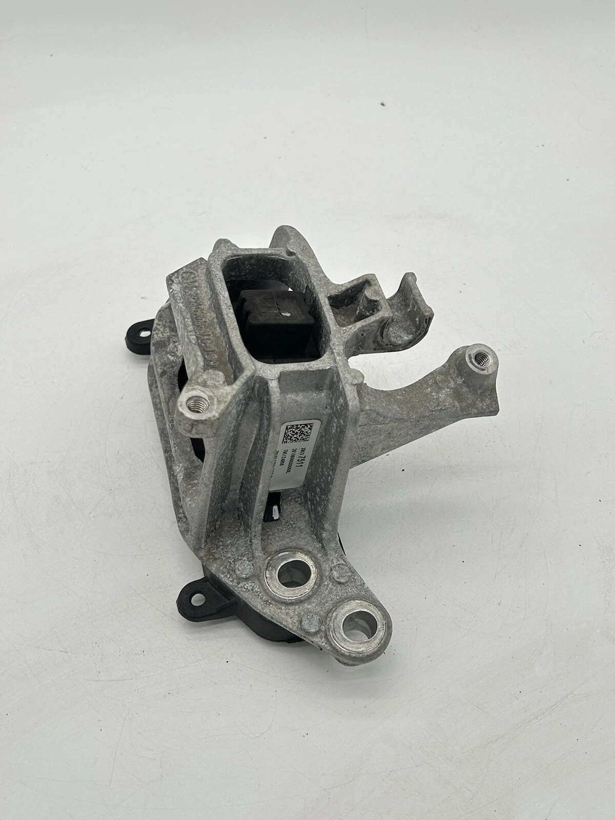 OEM GM Automatic Transmission Mount Left 39037511 Chevrolet Cruze 2016-2019 - Image 3